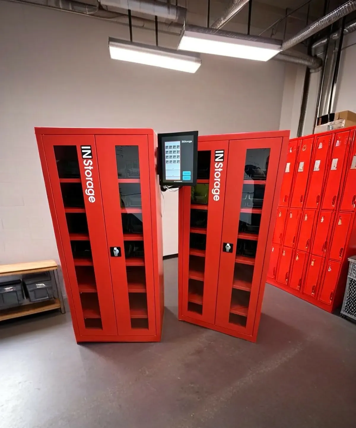 InStorage gudrais noliktavas skapis noliktavā